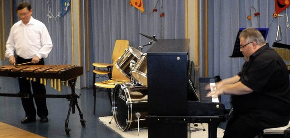 Ein Höhepunkt beim Herbstkonzert der Akkordeongruppe war der Auftritt des Duos Classico mit Juri Denich am Xylophon (links) und Michael Huck am Klavier. Foto: Eberhard Gross