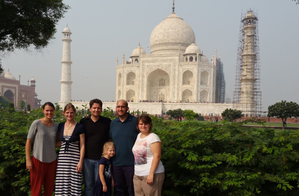 Spieler der AG vor dem Taj Mahal